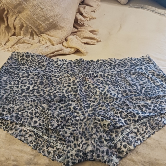 Victoria's Secret Shortie Panty - Picture 2 of 7